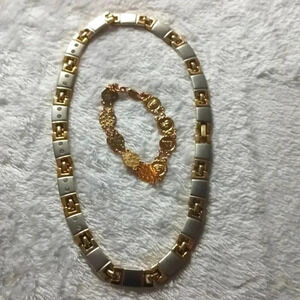 Stainless steel jewelry set..Bracelet and necklace..